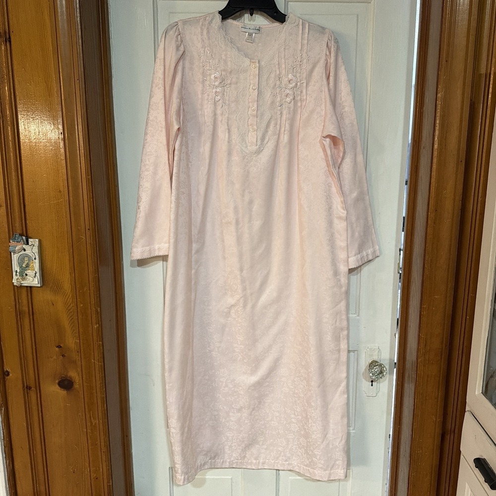 Miss Elaine Gown‎ Womens S Small Pink Floral Embroidered Button Long Sleeve Lace